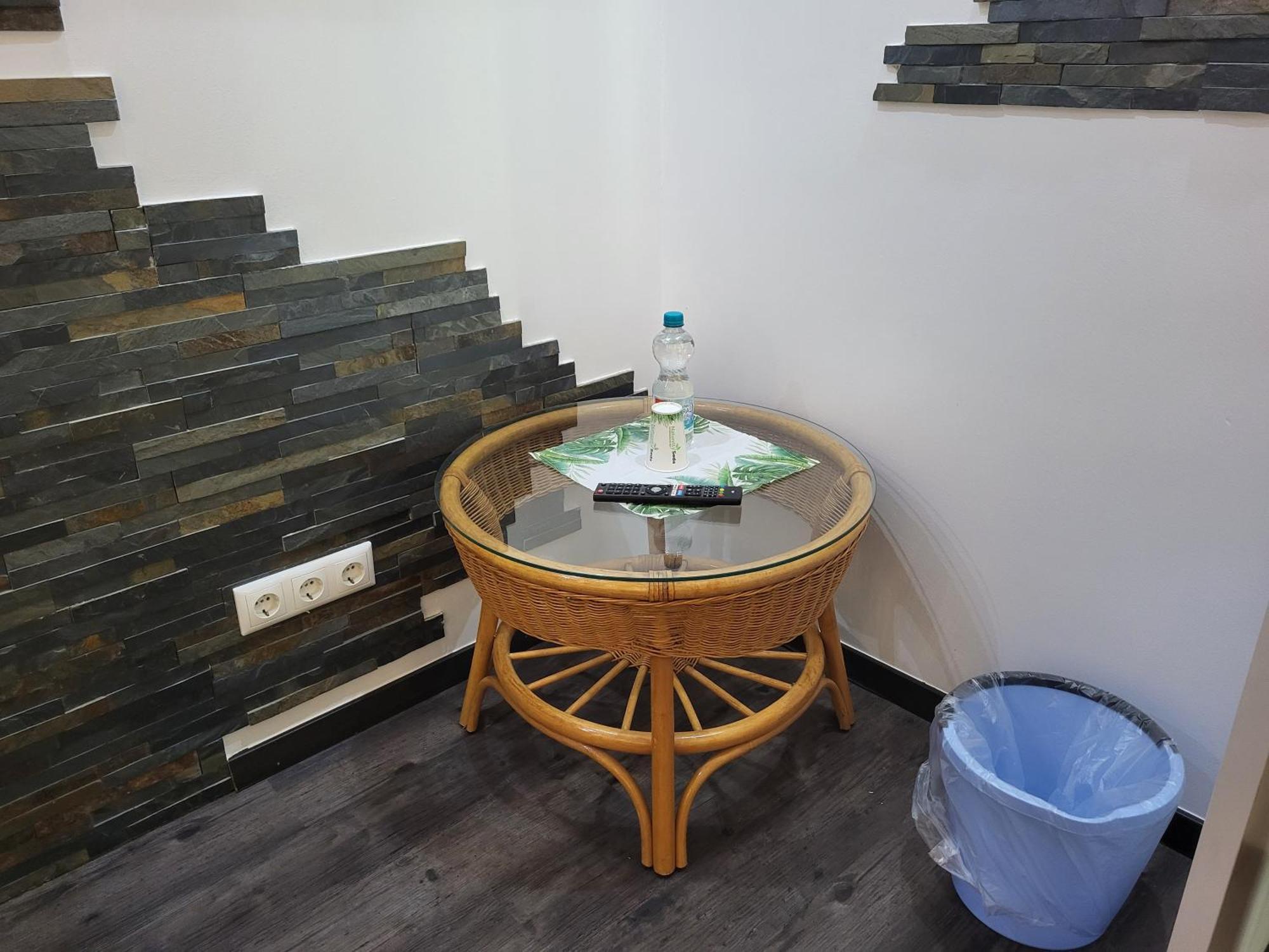 Seelze-Letter Monteurzimmer / Apartment / Messezimmer Phòng bức ảnh